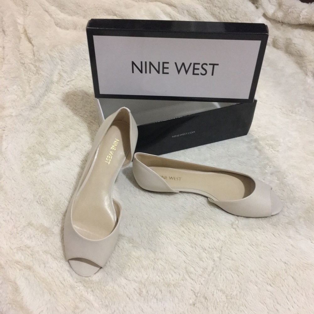 Off White Nine West Bachloret Flats